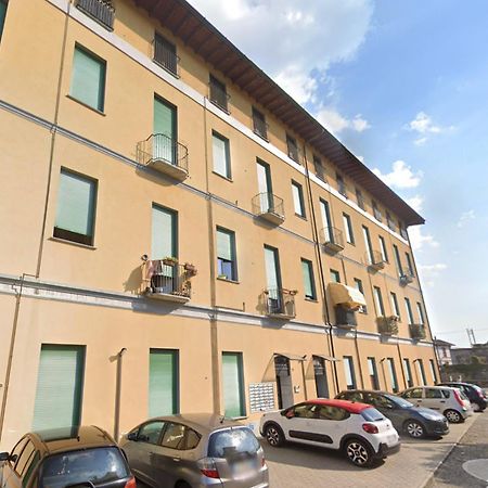 Apartmán 10' Da Malpensa & 1' Dalla Stazione TreniShuttle Somma Lombardo Exteriér fotografie
