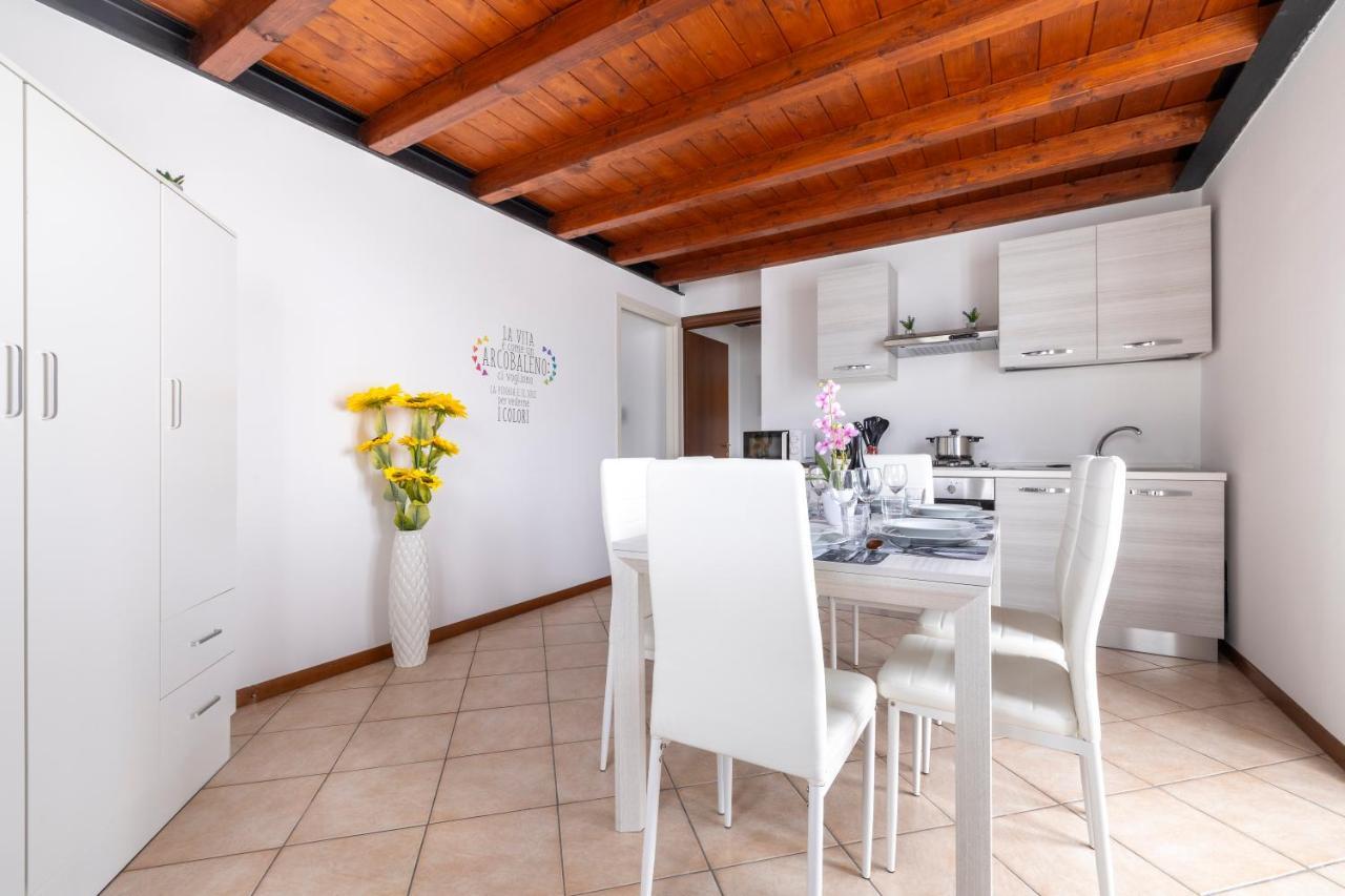 Apartmán 10' Da Malpensa & 1' Dalla Stazione TreniShuttle Somma Lombardo Exteriér fotografie